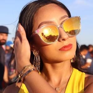 Meet your Posher, Vicky